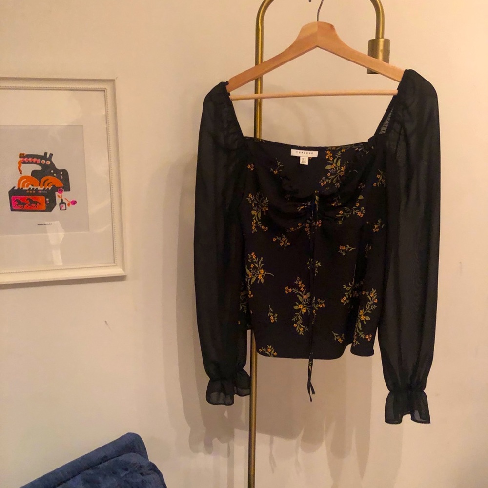 Floral blouse with chiffon sleeves